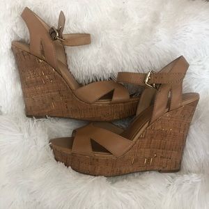 Nude wedge